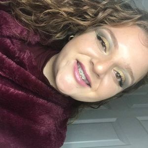 Meet your Posher, Vanessa